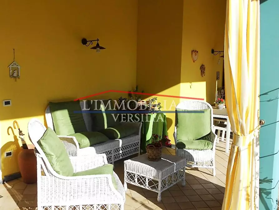 Immagine 8 di Villa in vendita  a Seravezza