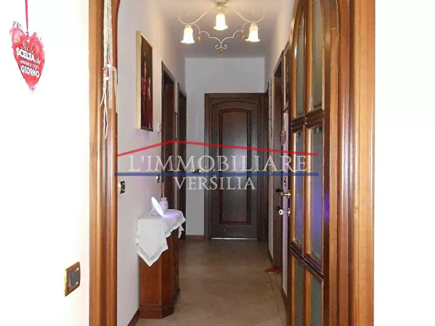 Immagine 14 di Villa in vendita  a Seravezza