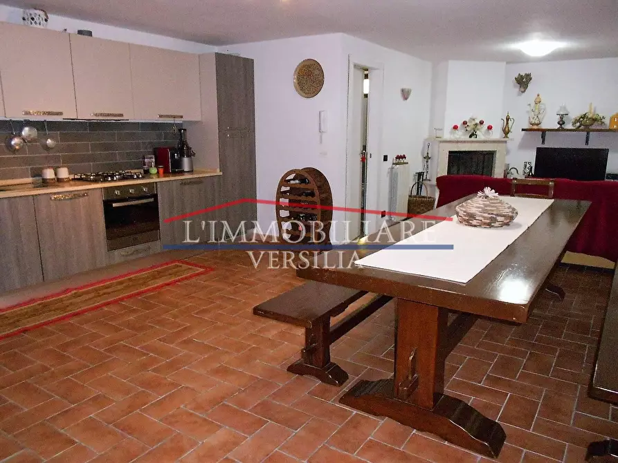 Immagine 20 di Villa in vendita  a Seravezza