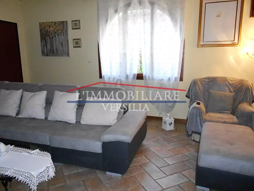 Immagine 53 di Villa in vendita  a Seravezza
