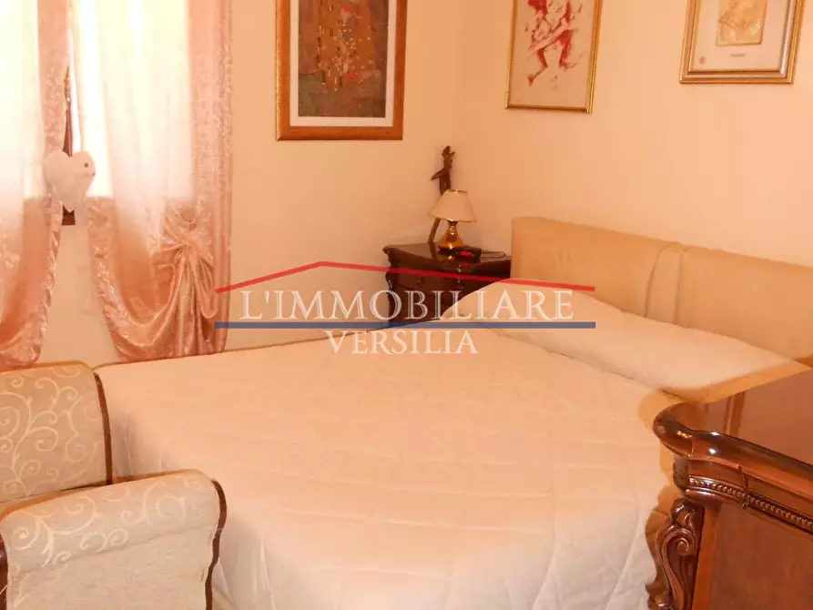 Immagine 57 di Villa in vendita  a Seravezza