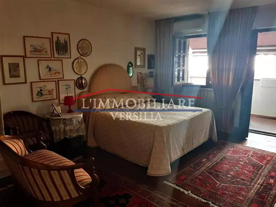 Immagine 28 di Villa in vendita  a Massa