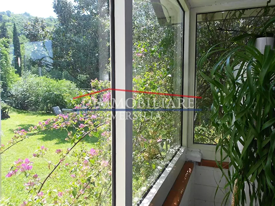 Immagine 49 di Villa in vendita  a Massa