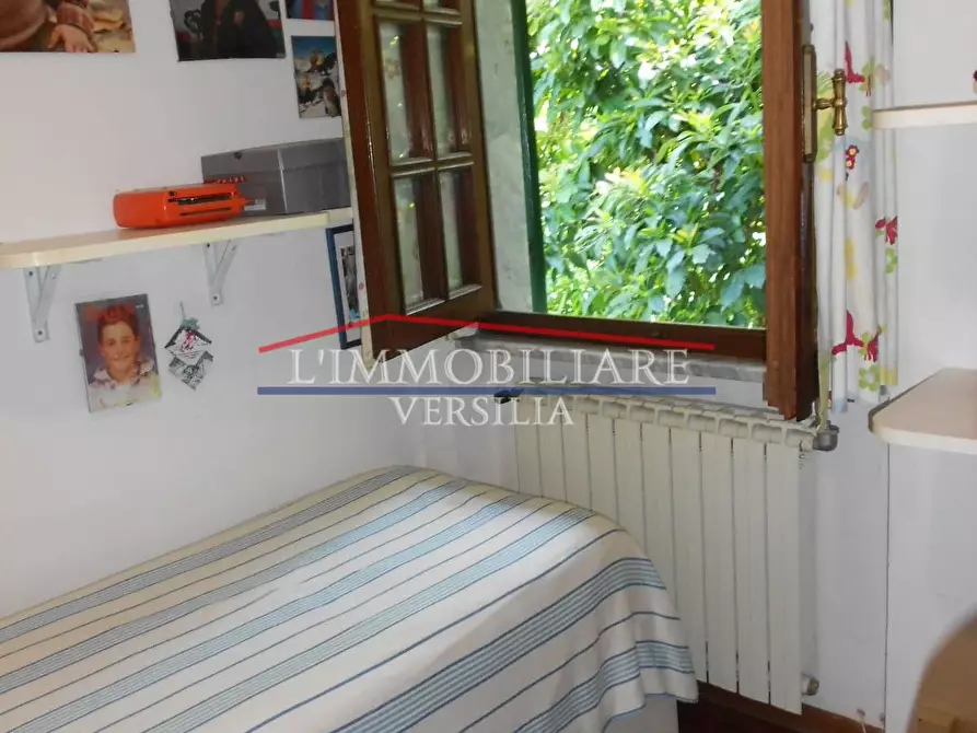 Immagine 79 di Villa in vendita  a Massa