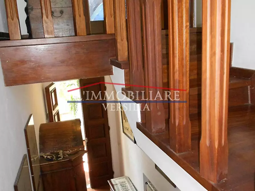 Immagine 76 di Villa in vendita  a Massa