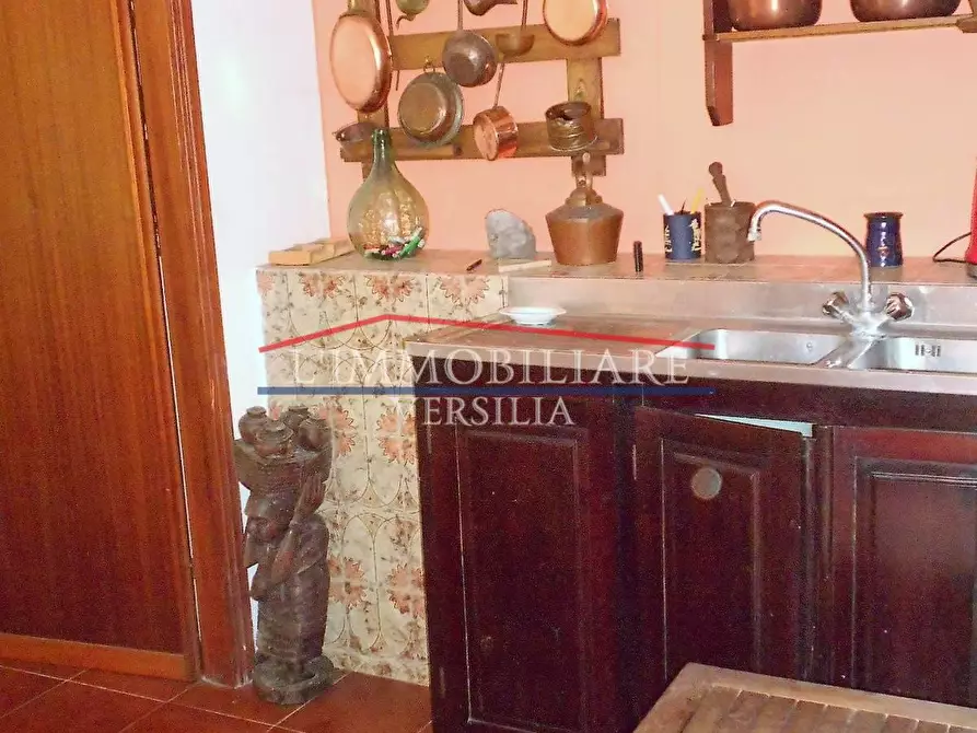 Immagine 52 di Villa in vendita  a Massa