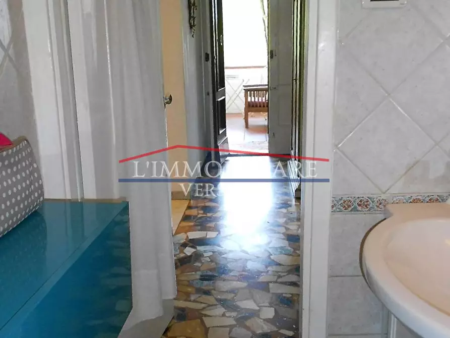 Immagine 89 di Villa in vendita  a Massa