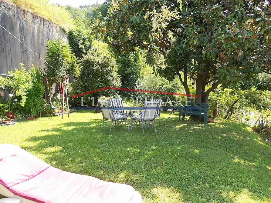 Immagine 40 di Villa in vendita  a Massa