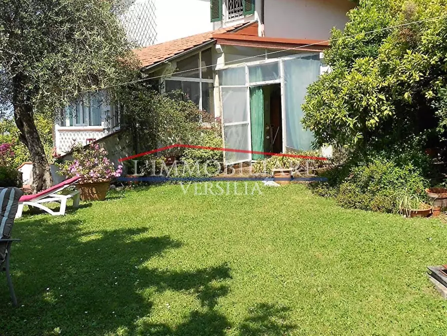 Immagine 64 di Villa in vendita  a Massa