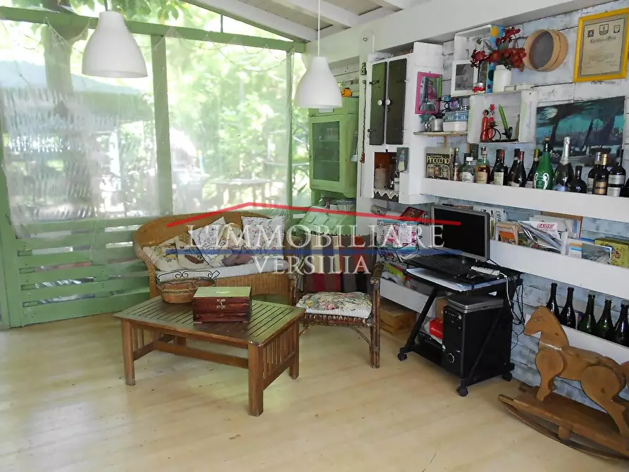 Immagine 47 di Villa in vendita  a Massa