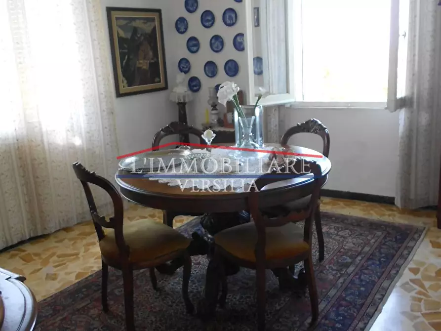 Immagine 25 di Villa in vendita  a Massa