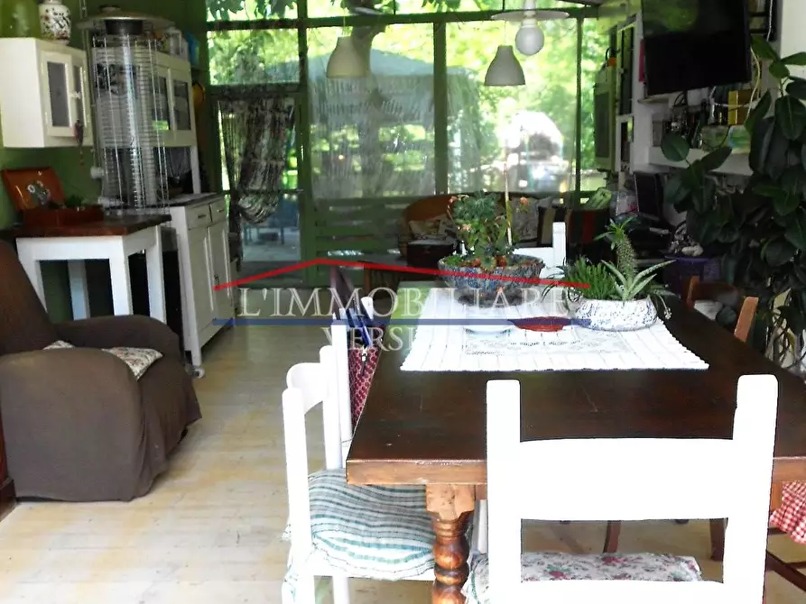 Immagine 45 di Villa in vendita  a Massa