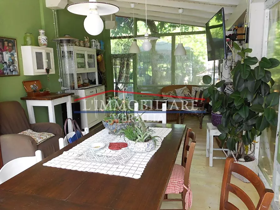 Immagine 44 di Villa in vendita  a Massa