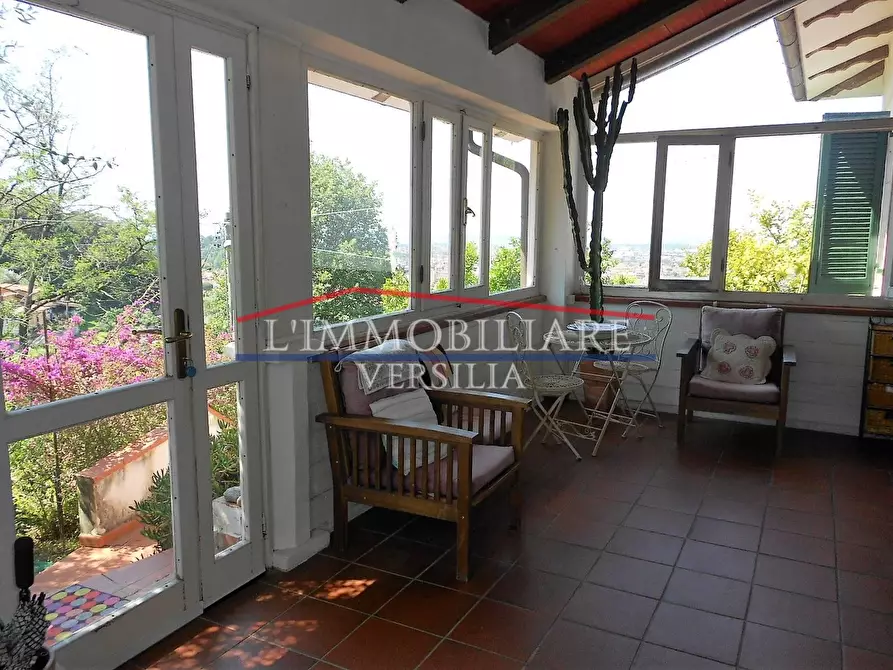 Immagine 5 di Villa in vendita  a Massa