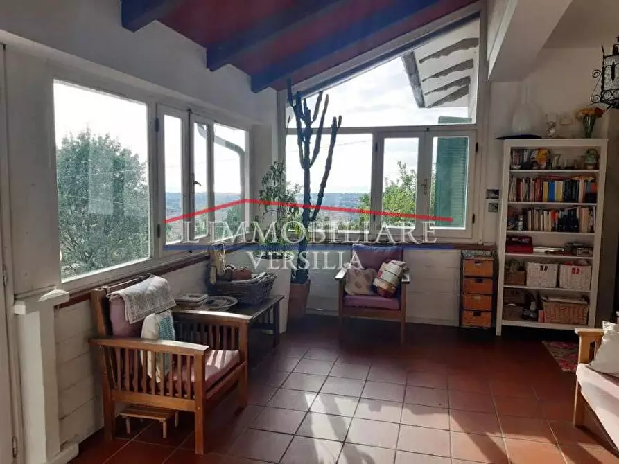 Immagine 9 di Villa in vendita  a Massa