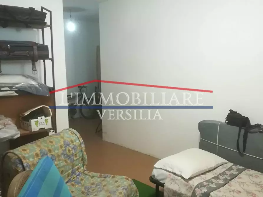 Immagine 11 di Seminterrato in vendita  a Carrara