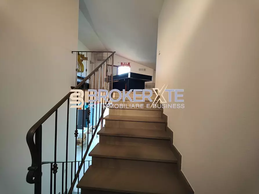 Immagine 12 di Villa in vendita  a Castelnuovo Magra