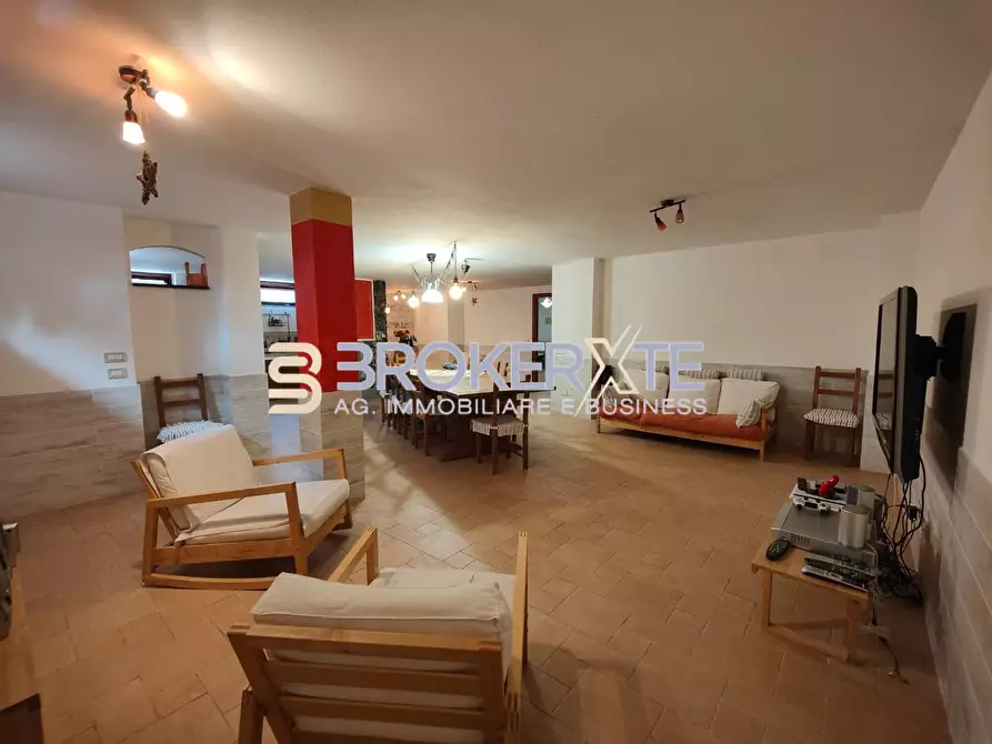 Immagine 17 di Villa in vendita  a Castelnuovo Magra