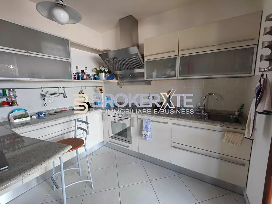 Immagine 4 di Villa in vendita  a Castelnuovo Magra