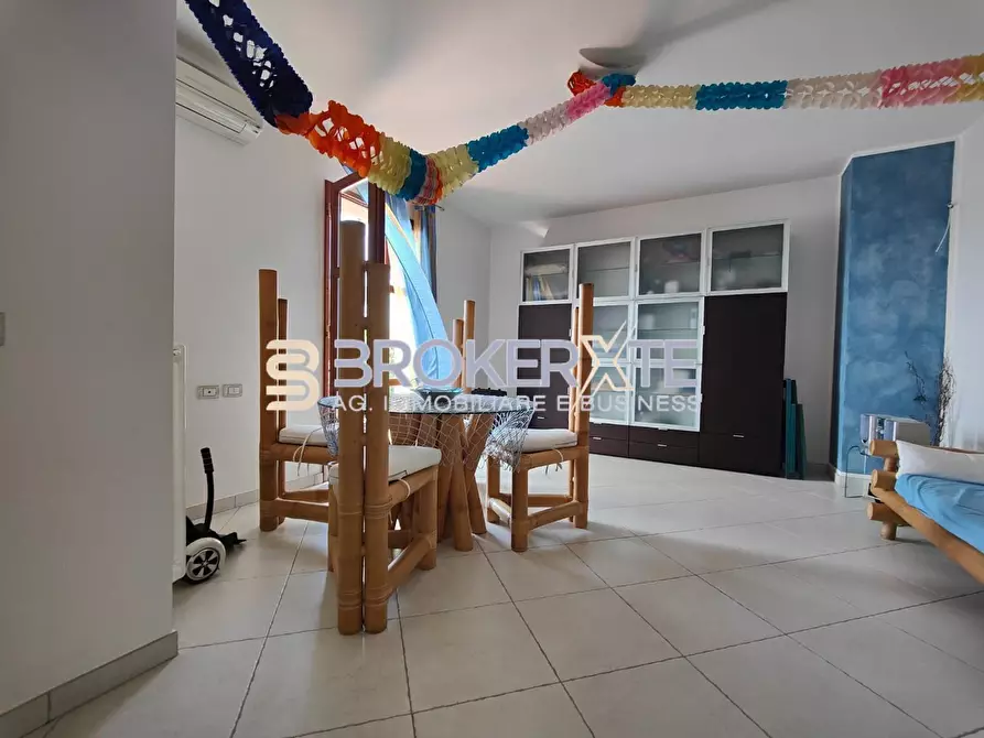 Immagine 3 di Villa in vendita  a Castelnuovo Magra
