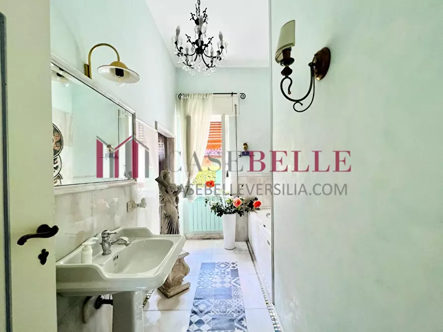 Immagine 17 di Casa indipendente in affitto  a Pietrasanta