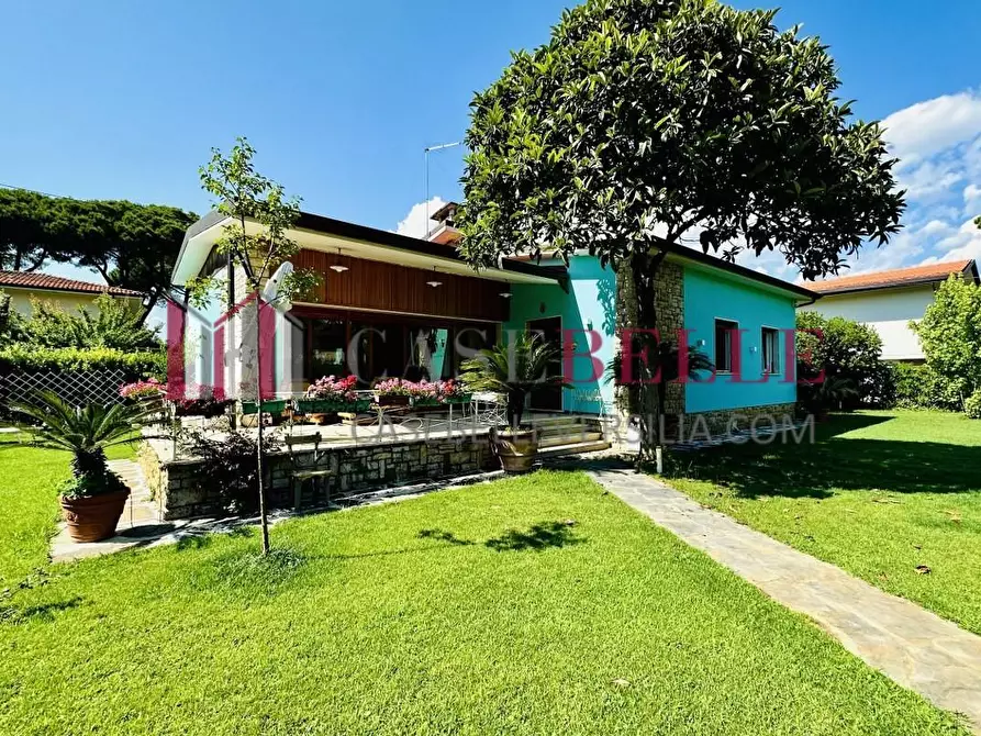 Immagine 28 di Casa indipendente in affitto  a Pietrasanta