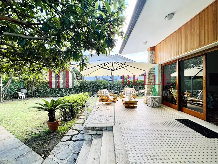 Immagine 1 di Casa indipendente in affitto  a Pietrasanta