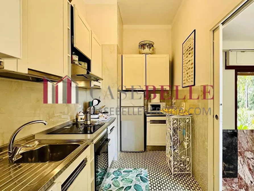 Immagine 10 di Casa indipendente in affitto  a Pietrasanta