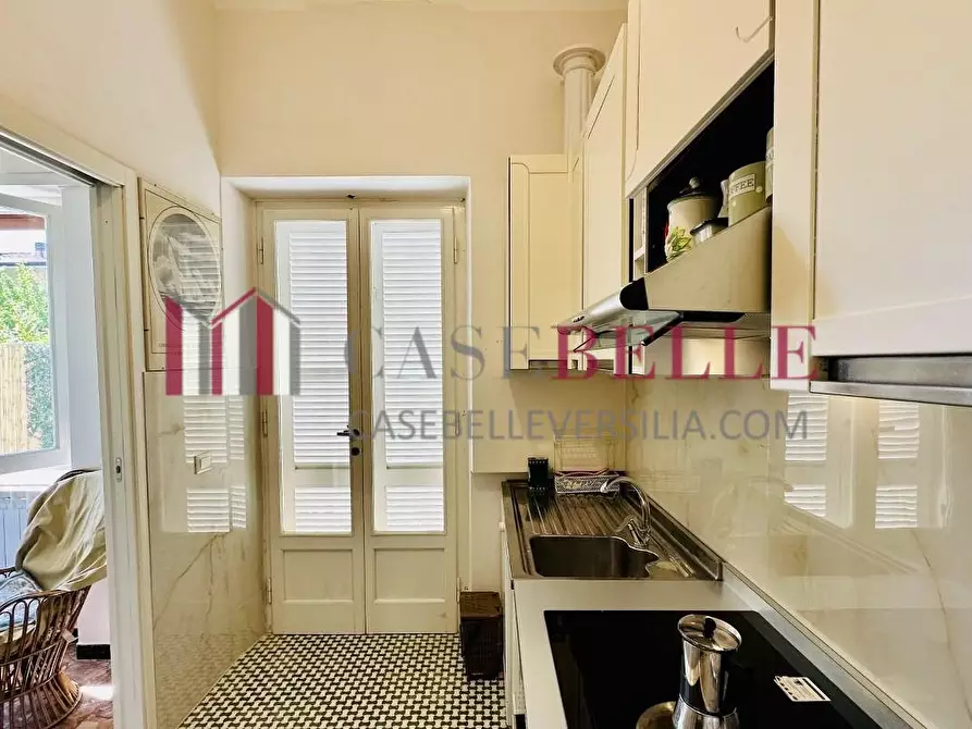 Immagine 11 di Casa indipendente in affitto  a Pietrasanta