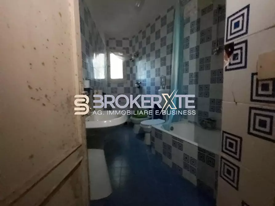 Immagine 98 di Casa semindipendente in vendita  a Carrara