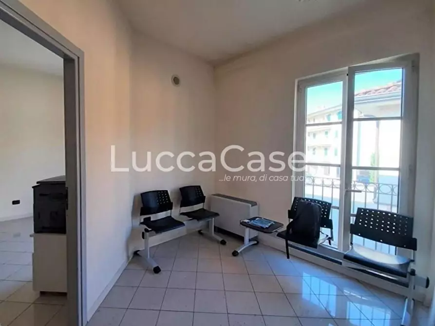 Immagine 4 di Ufficio in affitto  a Porcari