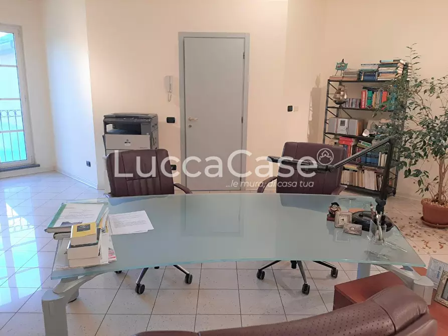 Immagine 3 di Ufficio in affitto  a Porcari