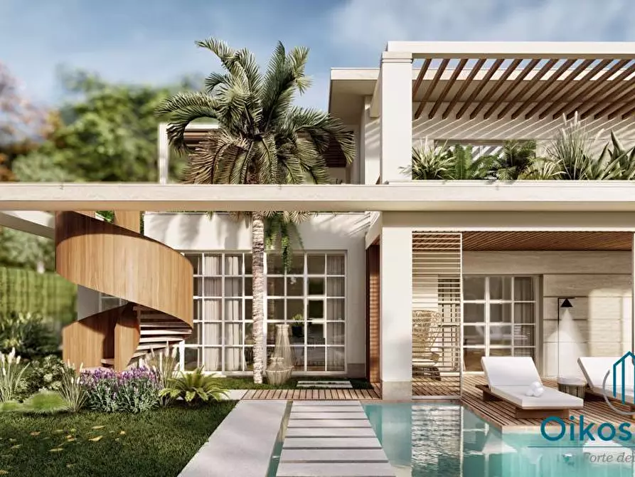 Immagine 2 di Villa in vendita  a Forte Dei Marmi