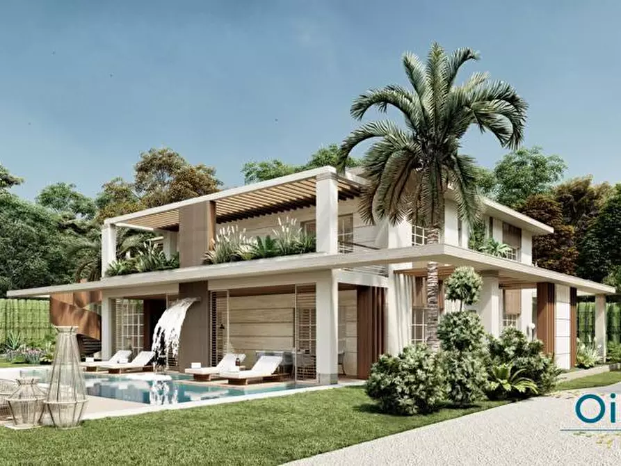 Immagine 1 di Villa in vendita  a Forte Dei Marmi