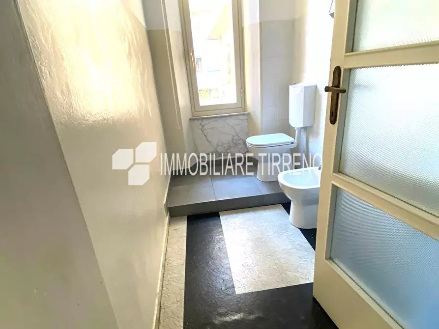 Immagine 9 di Appartamento in vendita  a Massa