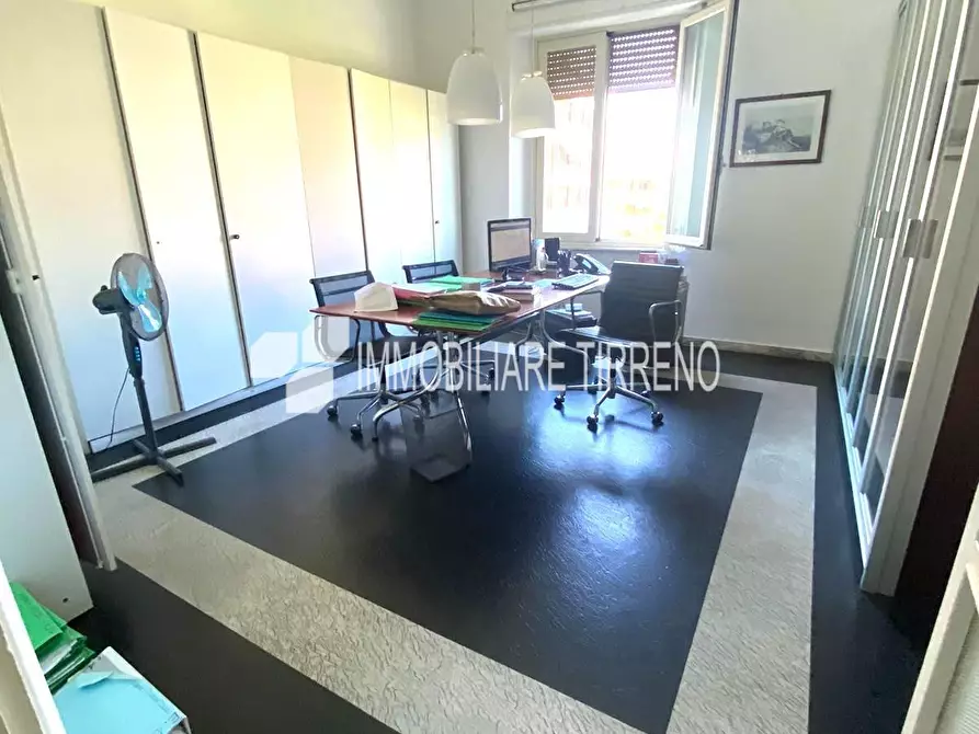 Immagine 2 di Appartamento in vendita  a Massa