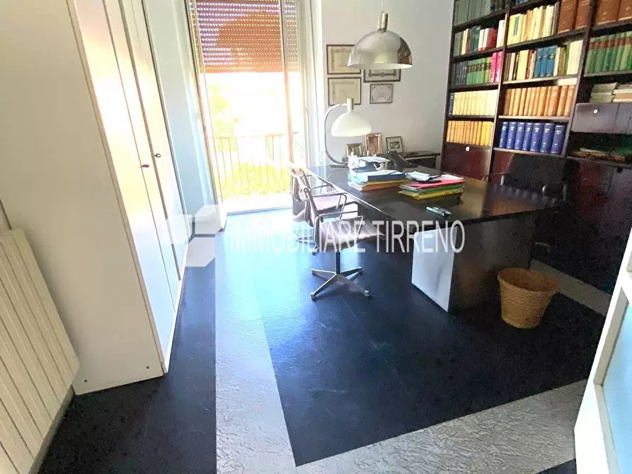 Immagine 5 di Appartamento in vendita  a Massa