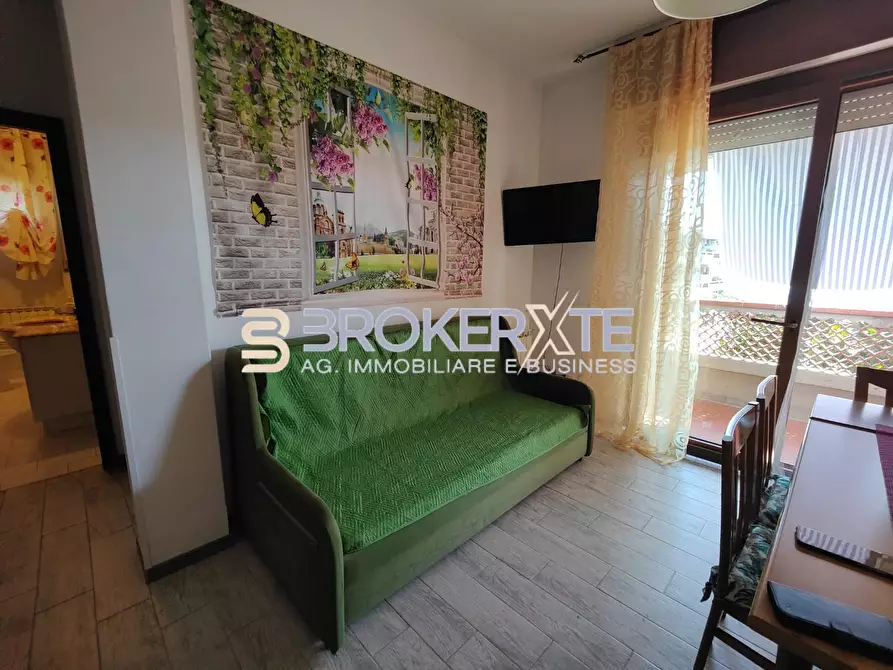 Immagine 5 di Appartamento in affitto  a Carrara