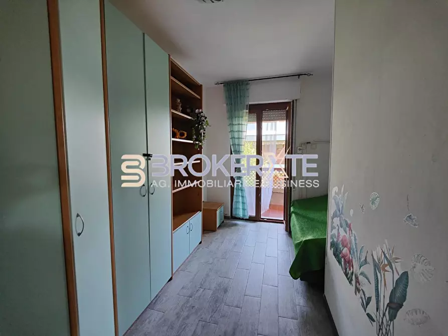 Immagine 8 di Appartamento in affitto  a Carrara