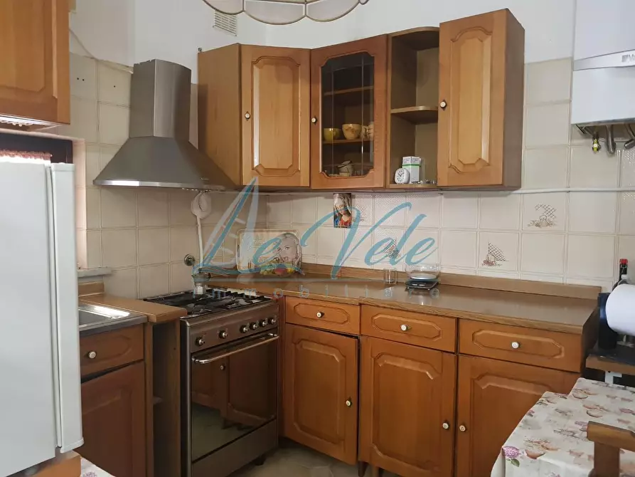 Immagine 4 di Appartamento in vendita  a Massa