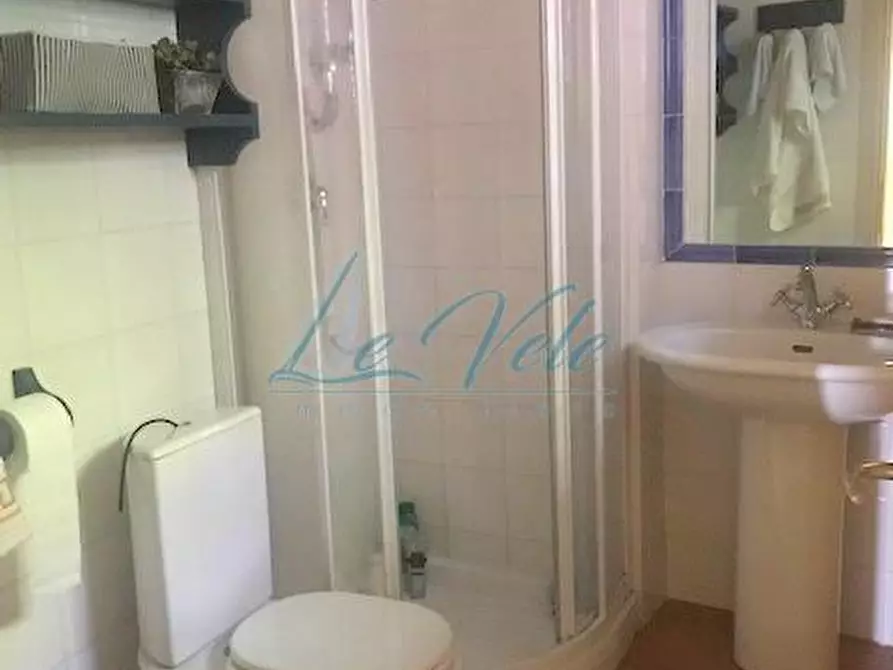 Immagine 13 di Porzione di casa in vendita  a Carrara