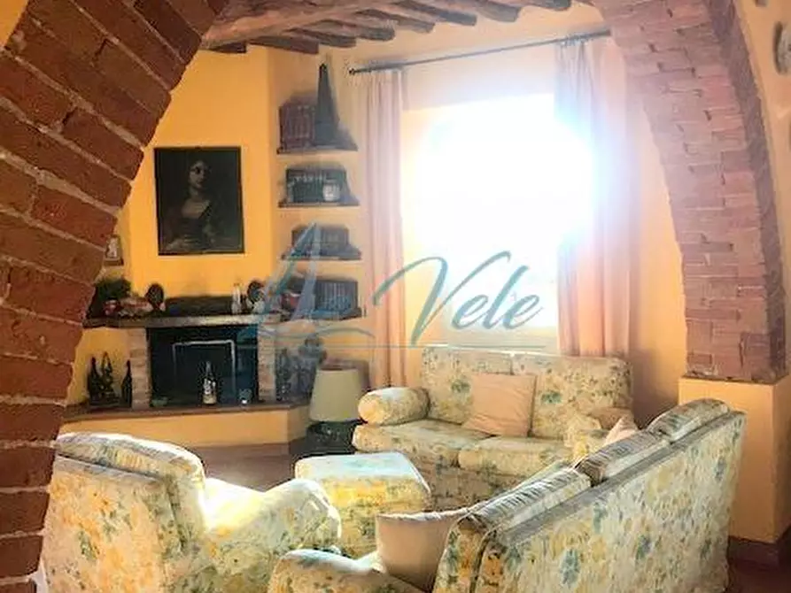 Immagine 8 di Porzione di casa in vendita  a Carrara