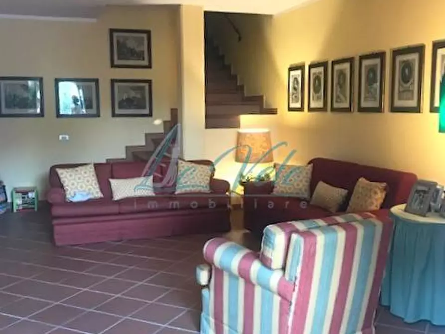 Immagine 3 di Porzione di casa in vendita  a Carrara