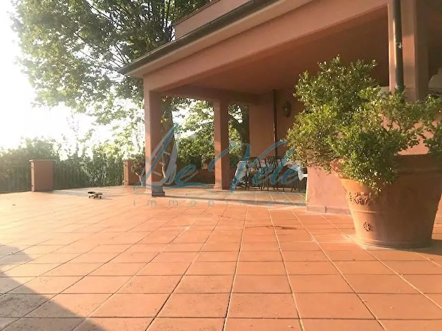 Immagine 2 di Porzione di casa in vendita  a Carrara