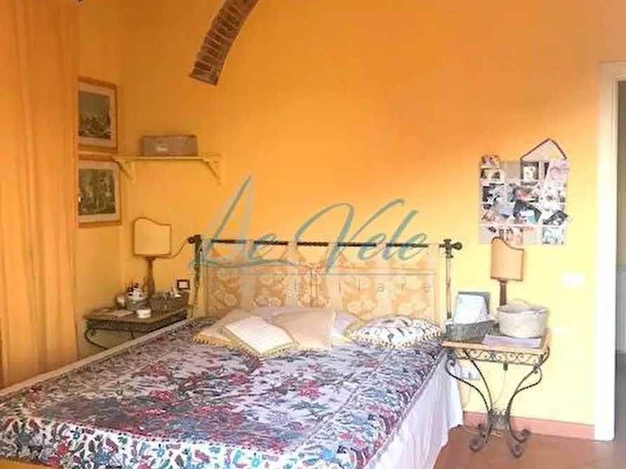 Immagine 9 di Porzione di casa in vendita  a Carrara