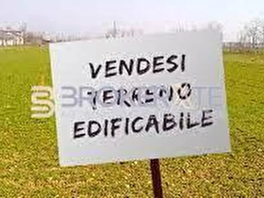 Immagine 1 di Terreno residenziale in vendita  a Carrara