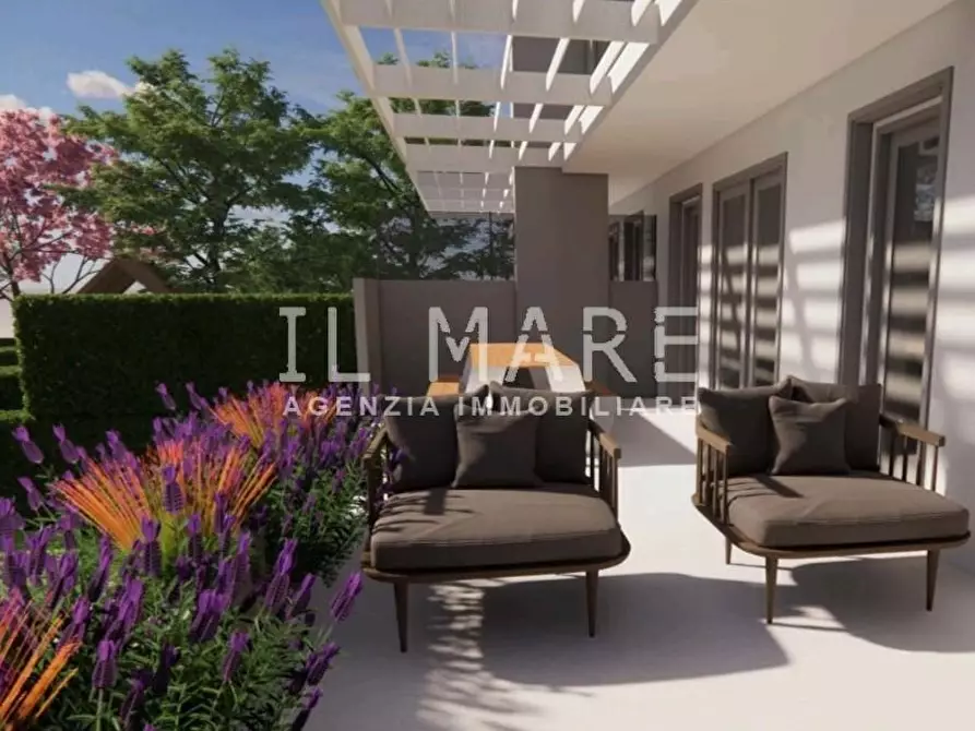 Immagine 8 di Casa quadrifamiliare in vendita  a Massa