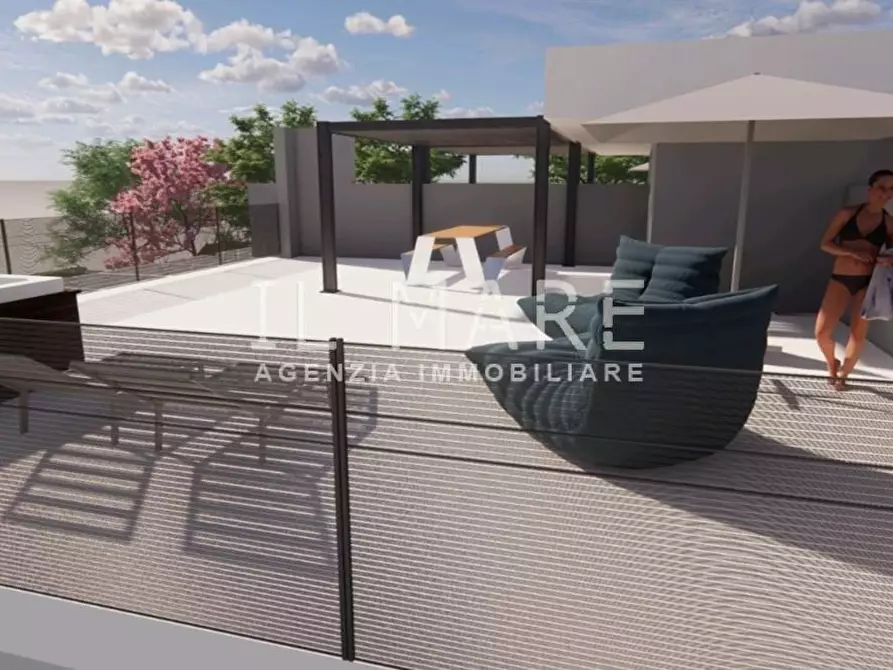 Immagine 9 di Casa quadrifamiliare in vendita  a Massa