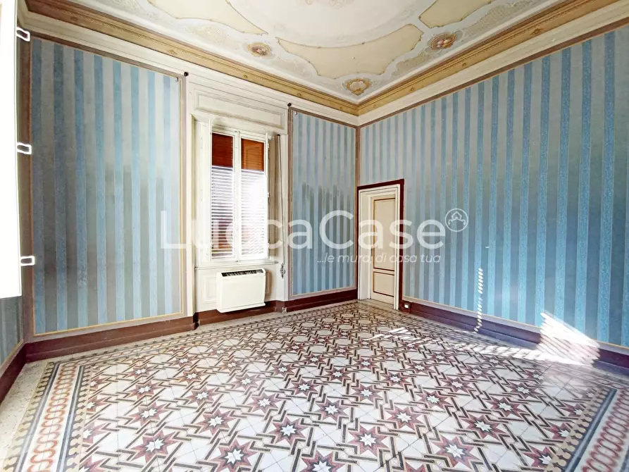 Immagine 28 di Ufficio in affitto  a Lucca