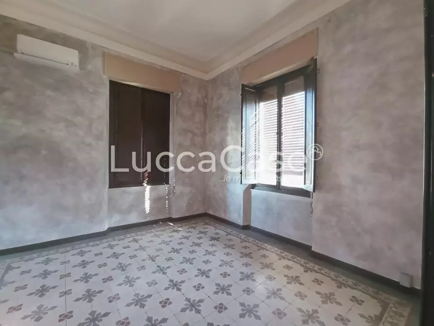 Immagine 34 di Ufficio in affitto  a Lucca